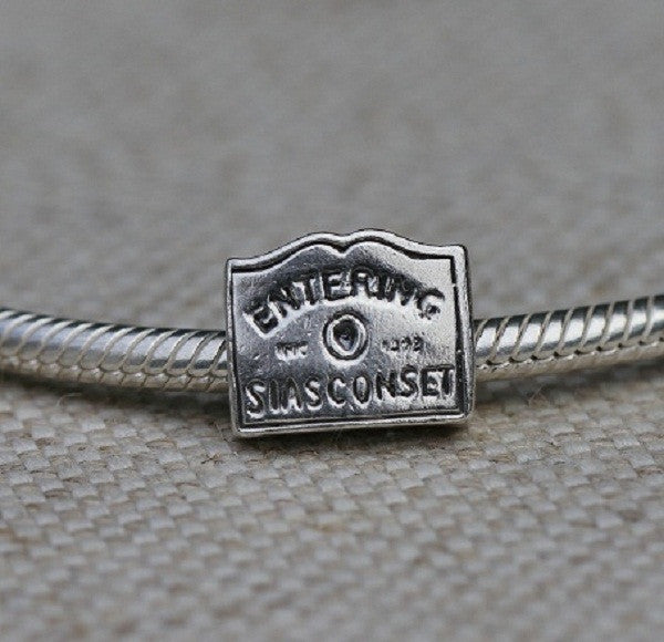 Entering Siasconset Sign Charm Bead